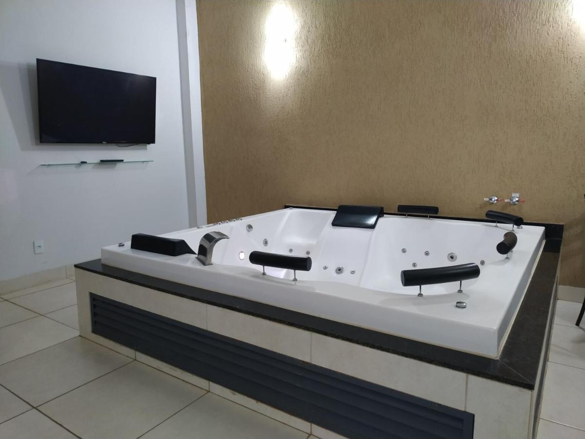 Casa Com 2 Quartos E Banheira De Hidromassagem トリンダーデ エクステリア 写真